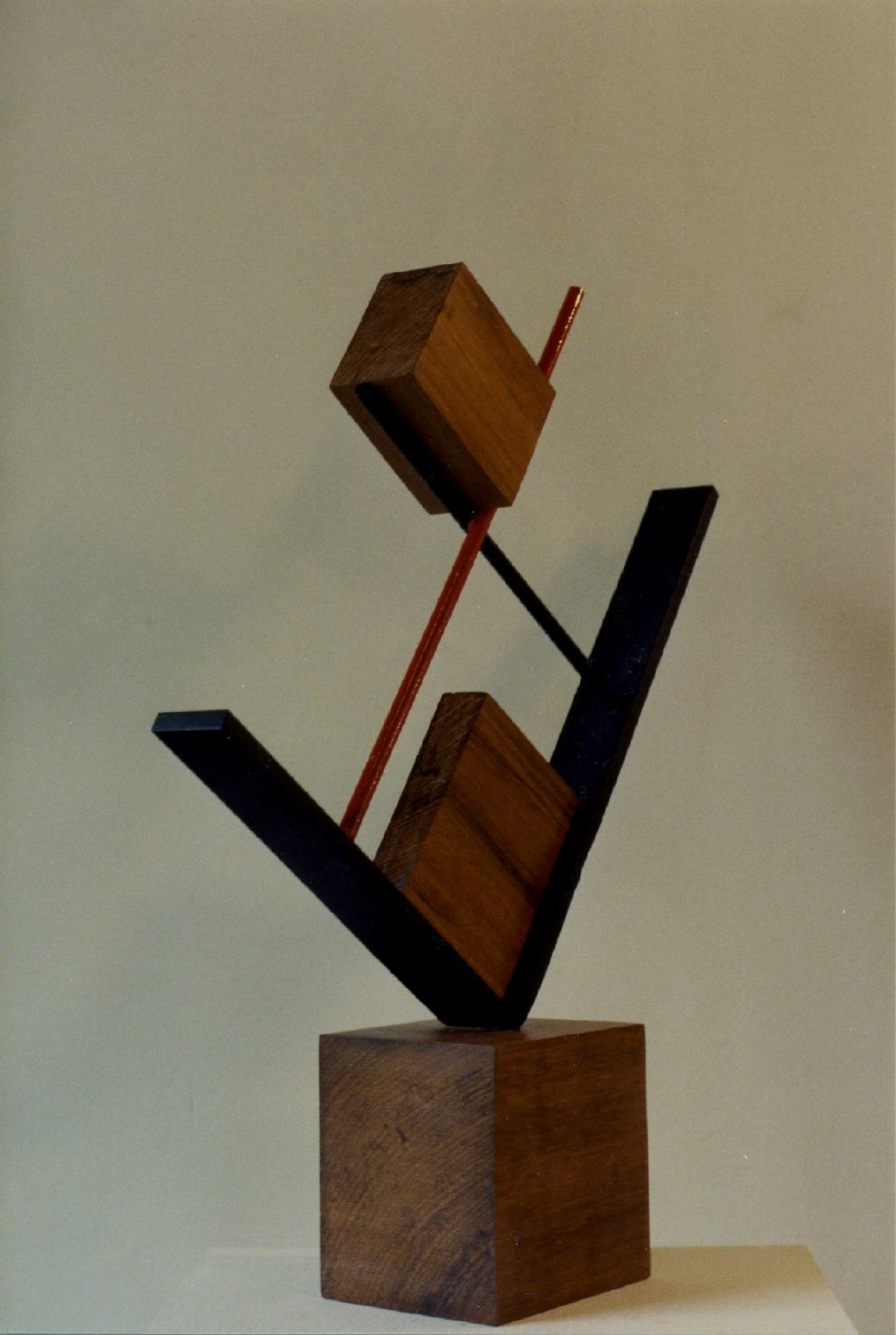 1984 Rood lijntje, merbau (48 x 40 x 10 cm)